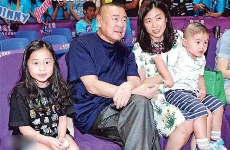 原创甘比女儿刘秀桦赢在起跑线上，年仅十二岁收入惊人，让人羡慕