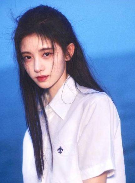 杠上了？王思聪再次点赞diss鞠婧祎黑料，暗讽女