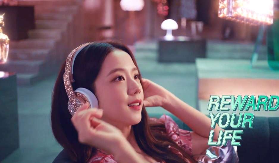 全在线|blackpink泰国广告，四位成员颜值全在线，Lisa侧脸回眸太美了