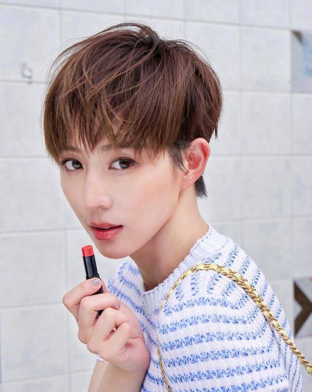 什么样的人最喜欢长发打一生肖 99b8d530ba4546e4971f62303c666118.jpeg