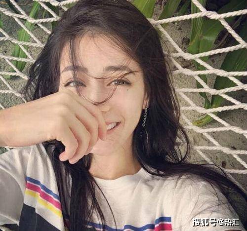 拍照怎么才能拍出妆容 01643bc63504493490885dde80f92ee4.jpeg