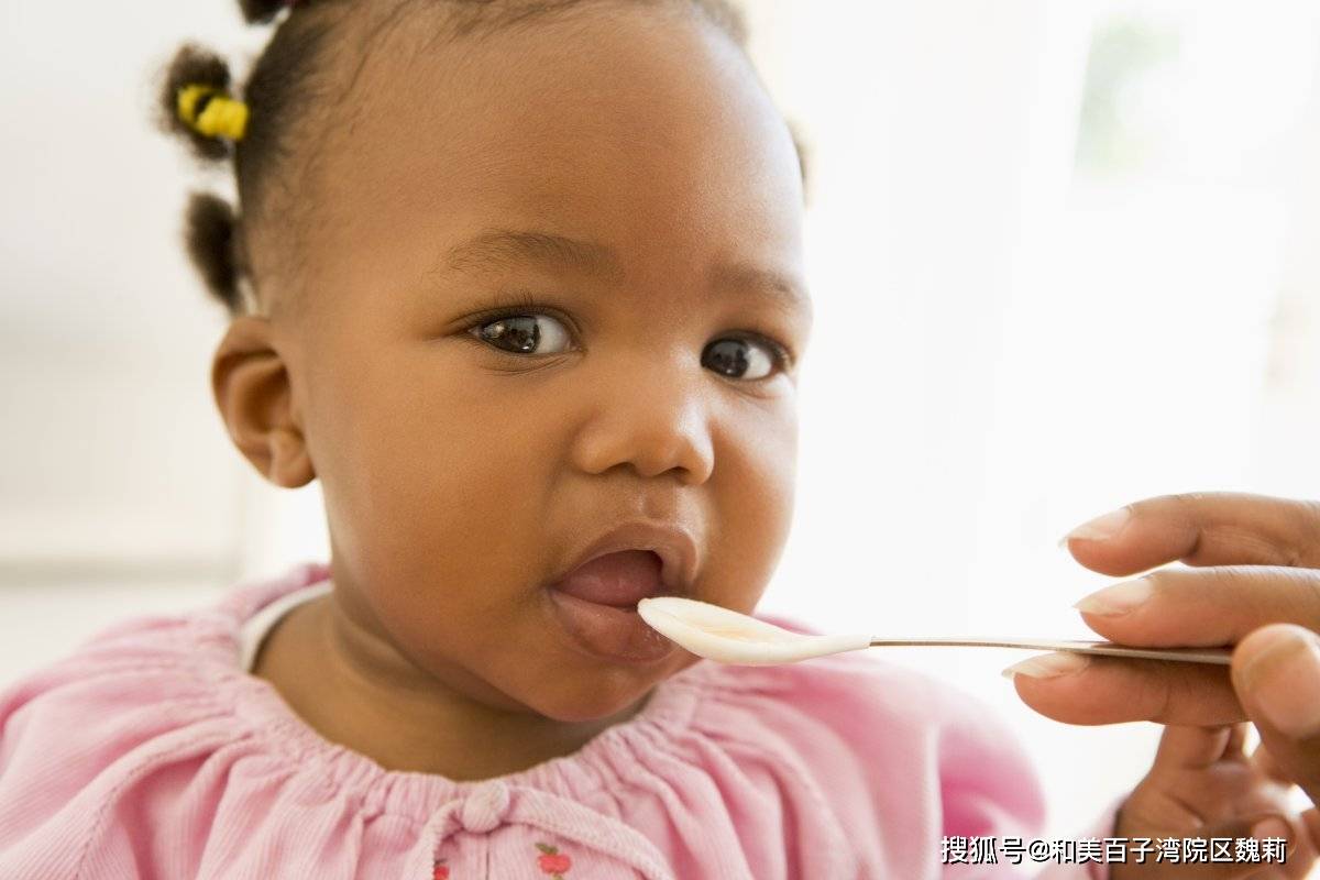 睡眠|轻松度新手爸妈磨合期了解新生儿的护理规则