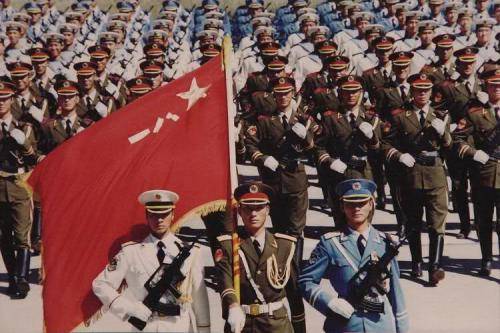 假如美国疯了，我们该怎么办？