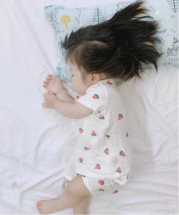 大脑|孩子不仅睡不踏实，还会影响大脑发育这5种错误的哄睡习惯