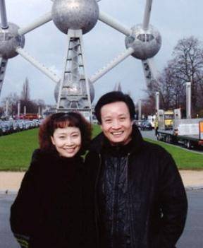 62岁阎维文近照曝光,陪妻子抗癌30年伉俪情深