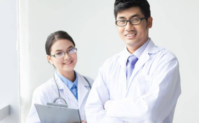 代谢|水喝多了，真的会得尿毒症吗？看看医学专家怎么说