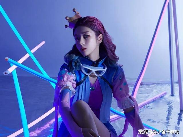 原创"吃鸡"美女玩家穿上游戏里的泳装,深海很唯美,人鱼身材绝了!