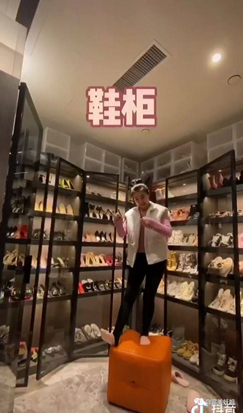 假货|东莞300亿首富千金被扒，卖假货背二手包，连身份都伪造？