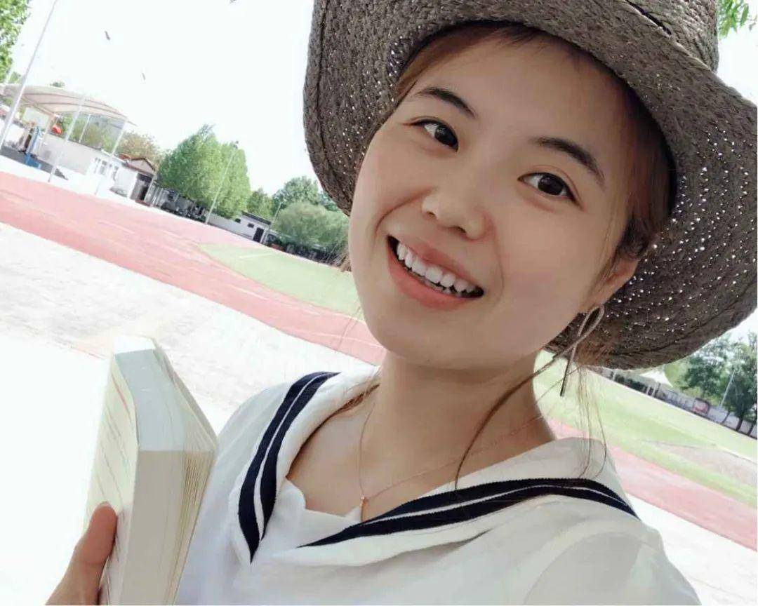 原创优质单身女青年:北京 | 90年 | 166 | 开朗爱旅行的有房姑娘