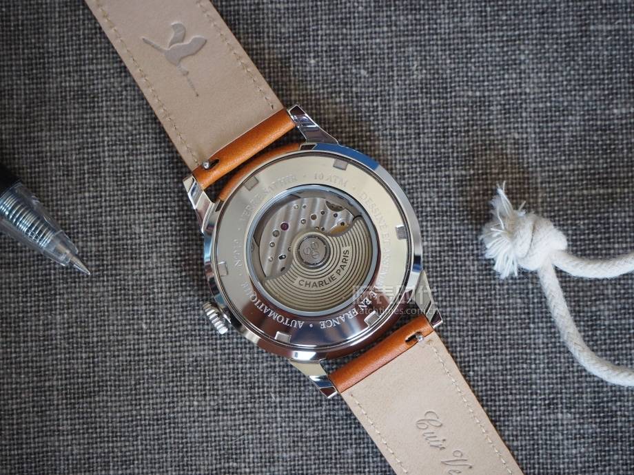 Charlie|我们搞到了一枚颜值贼高的小众法国表