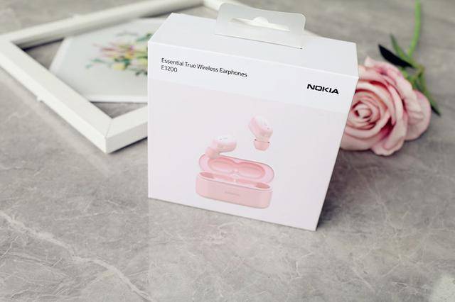 耳机|诺基亚终于不再用“情怀”出牌，这款真无线耳机真是太懂妹子的心