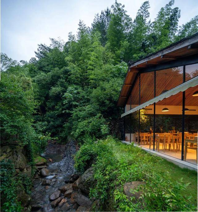 品牌|小红书爱上民宿：借助种草社区生态，与“未来品牌”建立共生关系