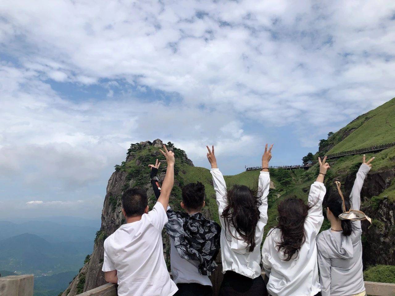 免费爬武功山 7ae03b2d4eb84f8d898a5a854cc9486b.jpeg