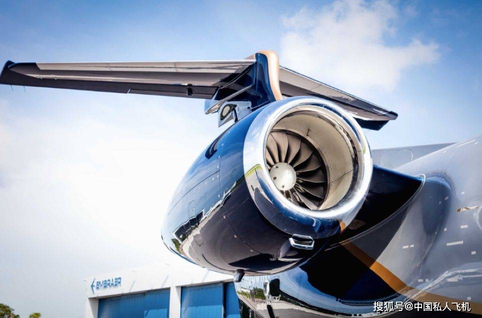 Bossa|公务早班机|300名国际留学生包机返澳 巴航工业交付钢琴风飞鸿300E