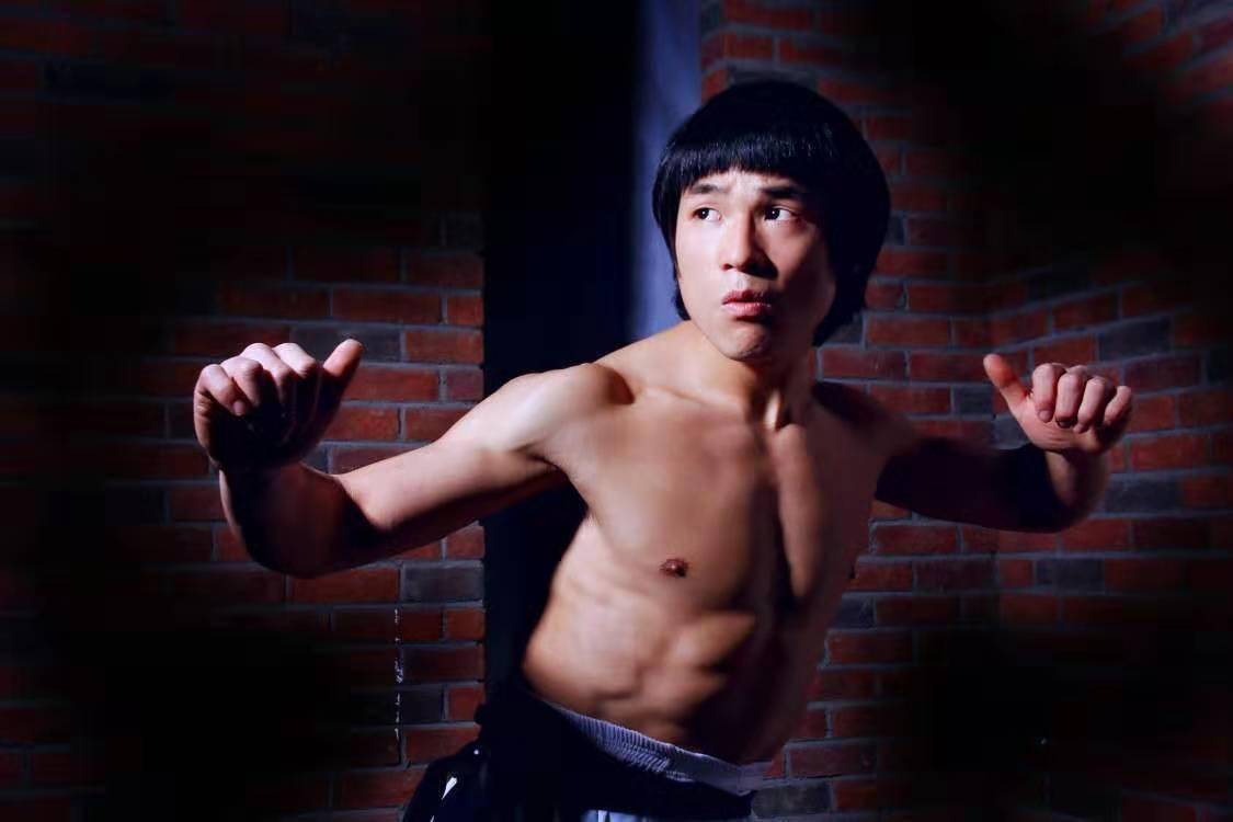 飞龙|原创现代李小龙喊话马化腾：好多人看不到我朋友圈，因为我流量太高了