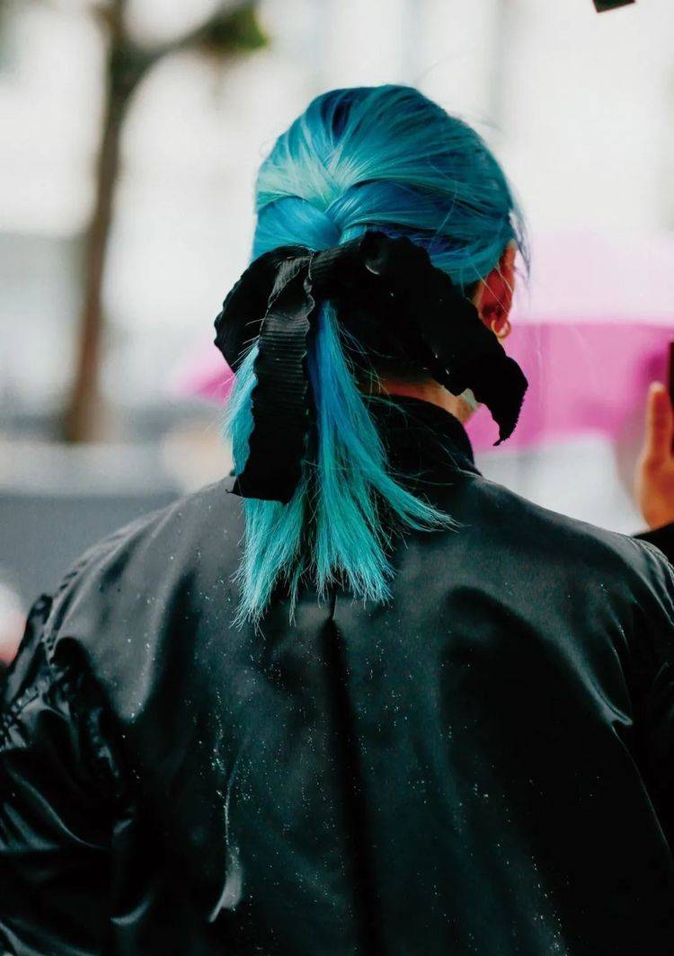 拜虞书|拜虞书欣所赐,这4款复古发饰全火了,戚薇郑爽戴上后嫩回18岁