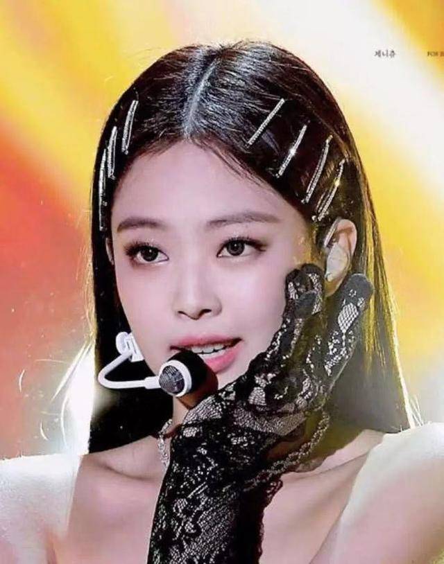 拜虞书|拜虞书欣所赐,这4款复古发饰全火了,戚薇郑爽戴上后嫩回18岁