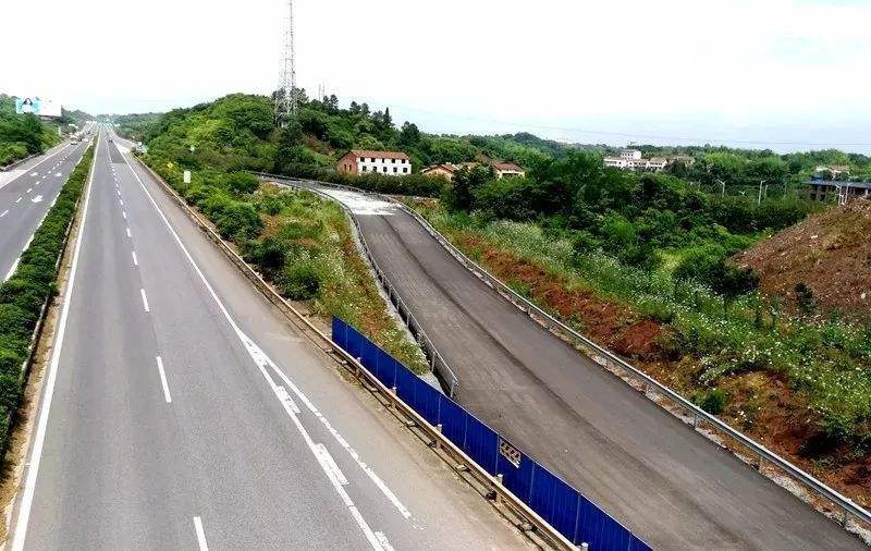 高速公路里程排名_高速公路里程牌图片