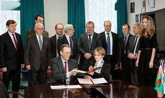 被雪藏30年的普京千金,实力演绎高级版“顾佳”