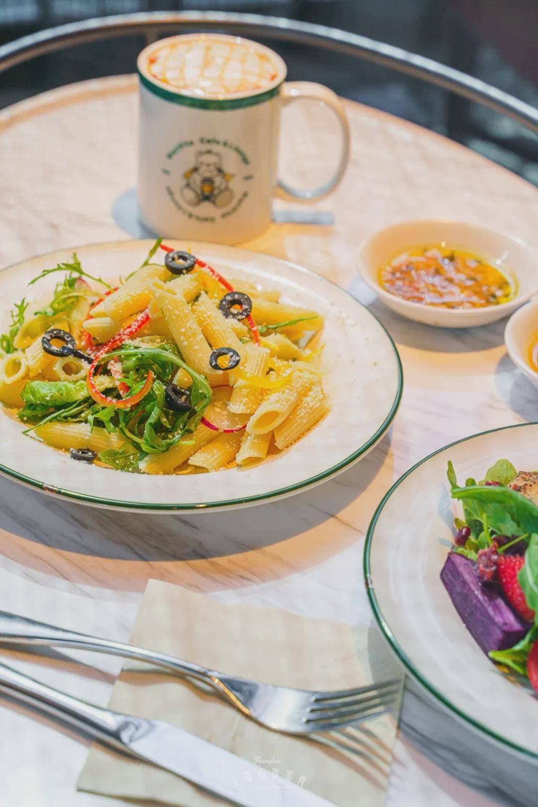 赛博|24H不打烊，赛博朋克复合咖啡空间太时髦！