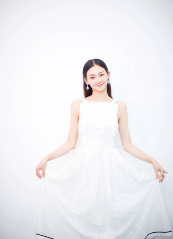 苗苗是哪里人 b033e335eae64703a1786a8fb2a9ae26.jpeg