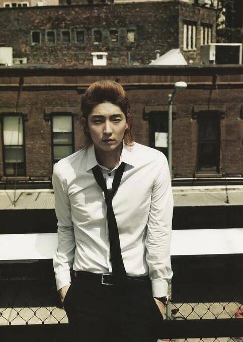 休闲|《恶之花》双面丈夫演技大爆发 38岁了还是那个花美男