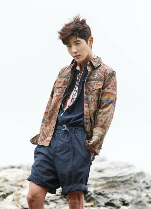 休闲|《恶之花》双面丈夫演技大爆发 38岁了还是那个花美男