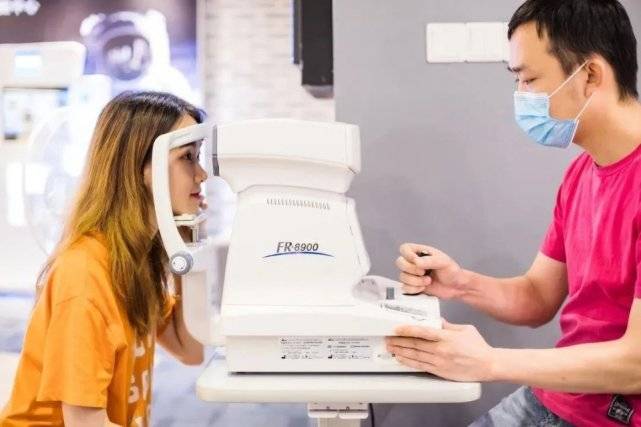 眼镜|正佳高空眼镜博览馆，1000+款网红镜框任选！