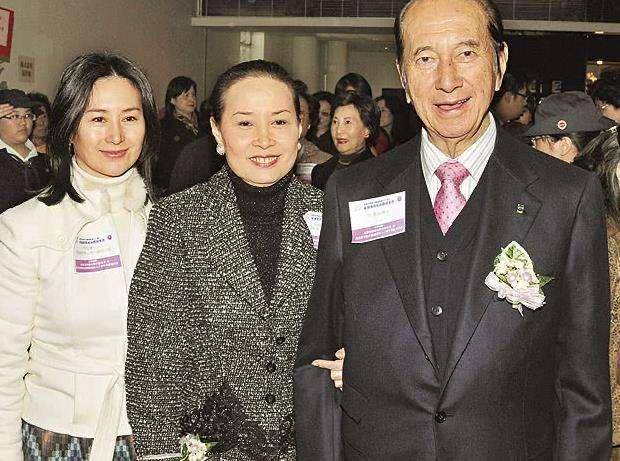 船王|原创豪门女将不止何超琼！千金大小姐替弟征战商场，船王孙女有风范