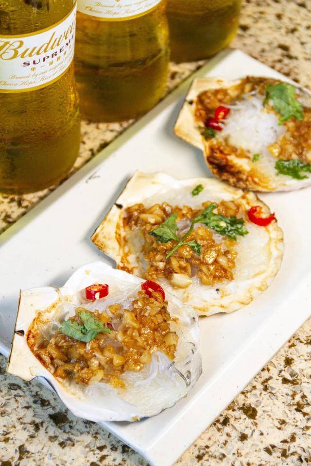 钱锋炭|激情8月来钱锋炭缸烧烤赢百威免单大奖炭缸烧烤遇上品质啤酒