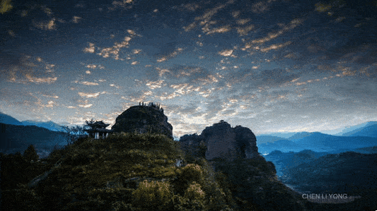 锁定|直播预告丨“炸裂”福利！请锁定明日15:00，local女团首播！