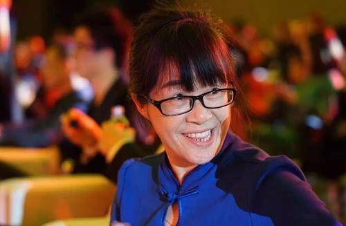 余姐|原创武僧一龙粉丝与诗人余秀华对骂，事后道歉：我错了，以后不敢了