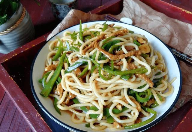 学做肉丝面条的做法 cc52754f6c8340318e7c5b828d8f9ff4.png