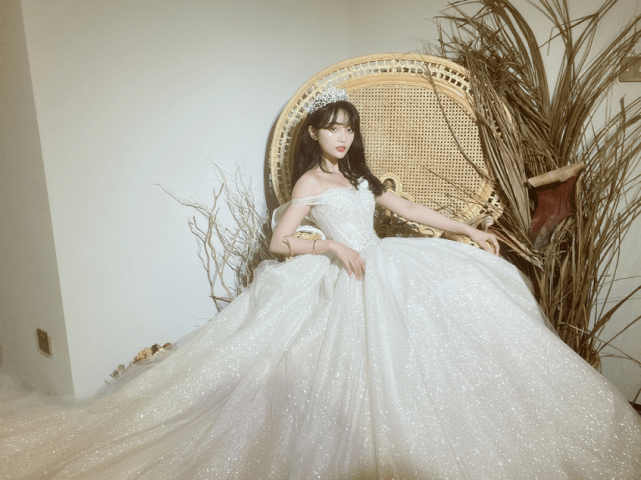 拍婚纱照的博主_拍婚纱照美甲(3)