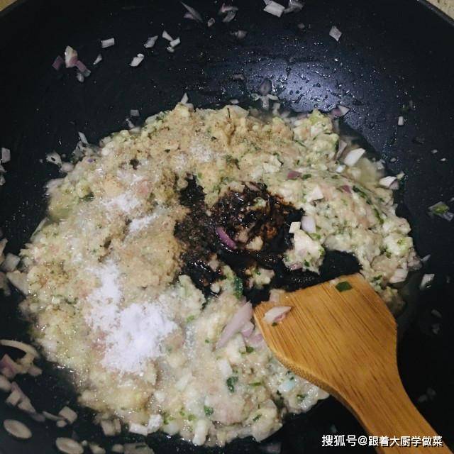 水饺|味道十分鲜美五花肉韭菜水饺