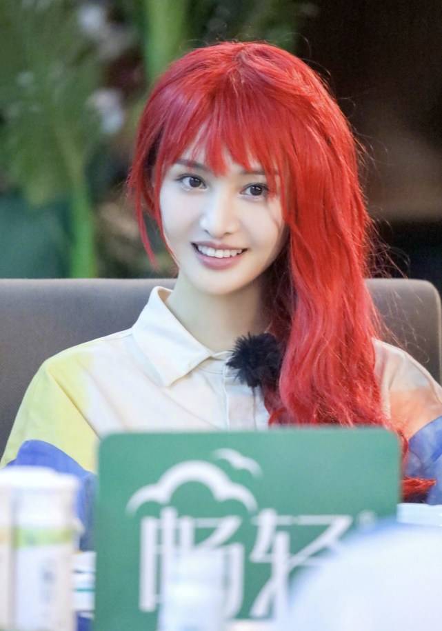 直播|原创十几分钟尴尬直播，让主持人遭遇滑铁卢，这次没有人为她说话了