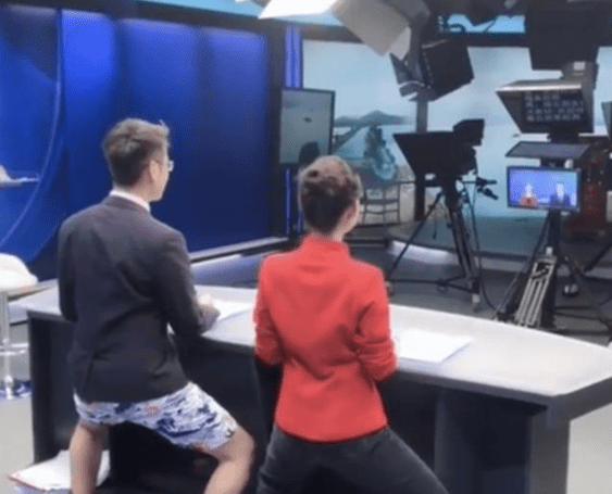 衣服|台湾美女主播自曝为了上镜好看长期苦中作乐，衣服后面满是黑夹子