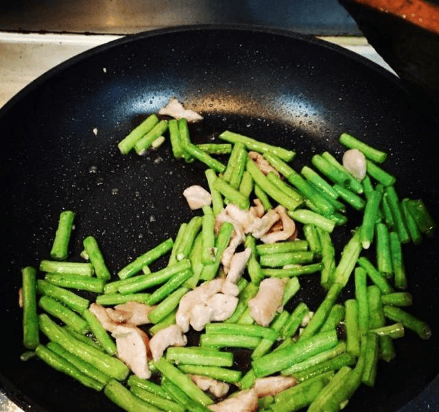 豆角怎么做最软烂 e850395fcf7e46f19629f988ce598345.png