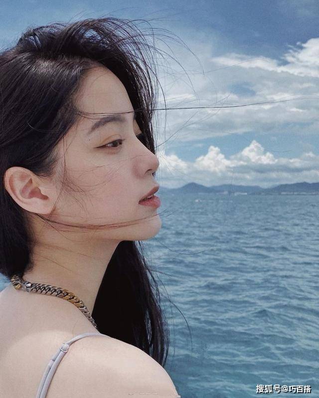 欧阳娜娜的鼻子 395f53d3c180429fbd13932470e44dfb.jpeg