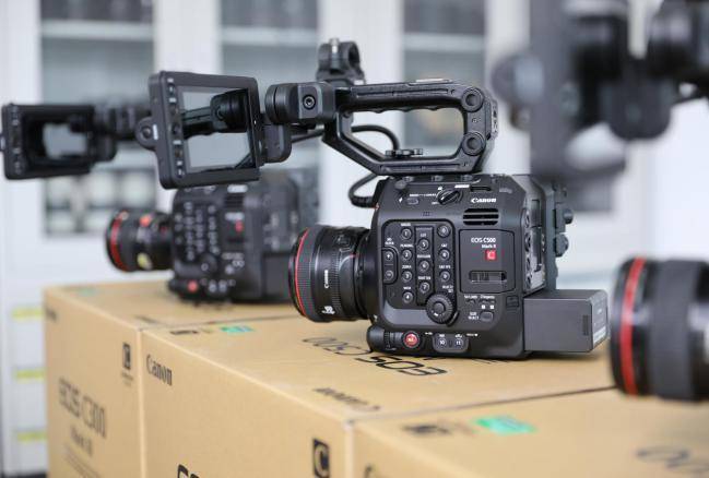 携手同行！北京创欣博远文化传媒采购佳能CINEMA EOS电影摄影机
