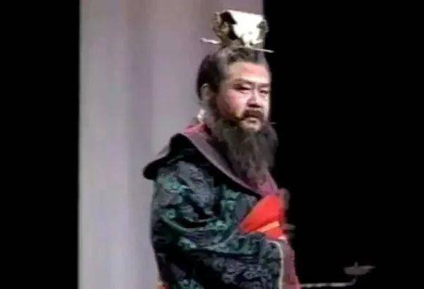 用精湛演技诠释角色人生