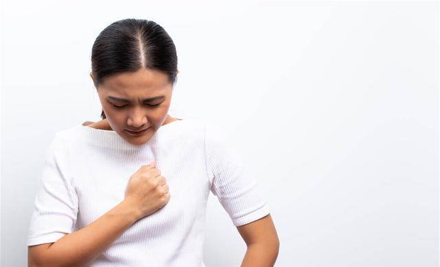 什么原因会引起胸闷气短 124b72698ff743cbb1c8eae0ebca3f85.jpeg