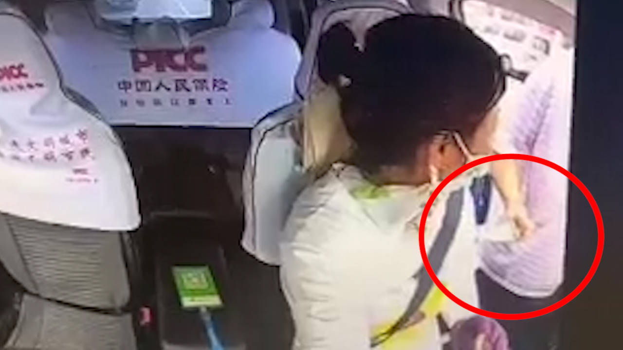 出租车|男子持刀连续抢劫出租车和超市，安阳警方1小时抓获嫌疑人