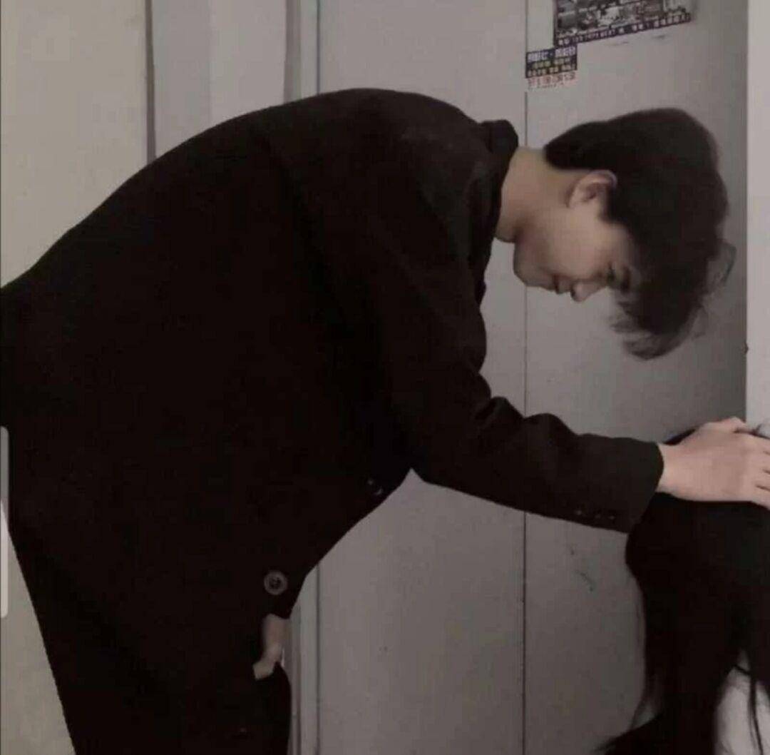 最简单的情侣头像 b49dfd272bff49408dcd9c99d1ca63fc.jpeg