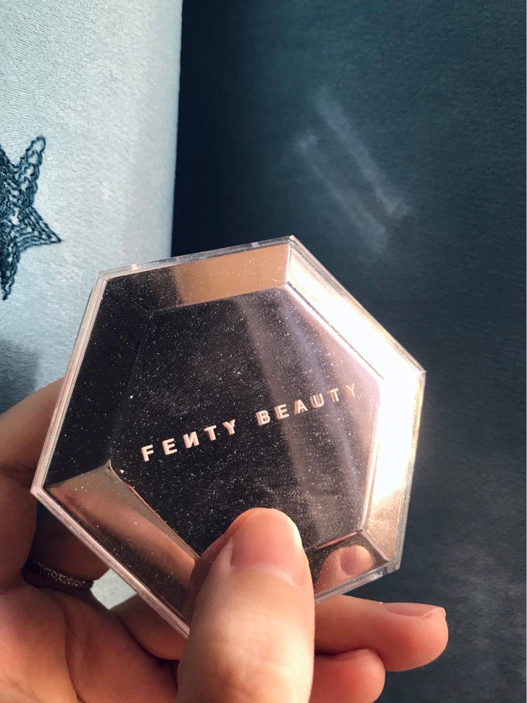 一面|高级感一扫就有，让你一面变立体脸的神器 —— 高光