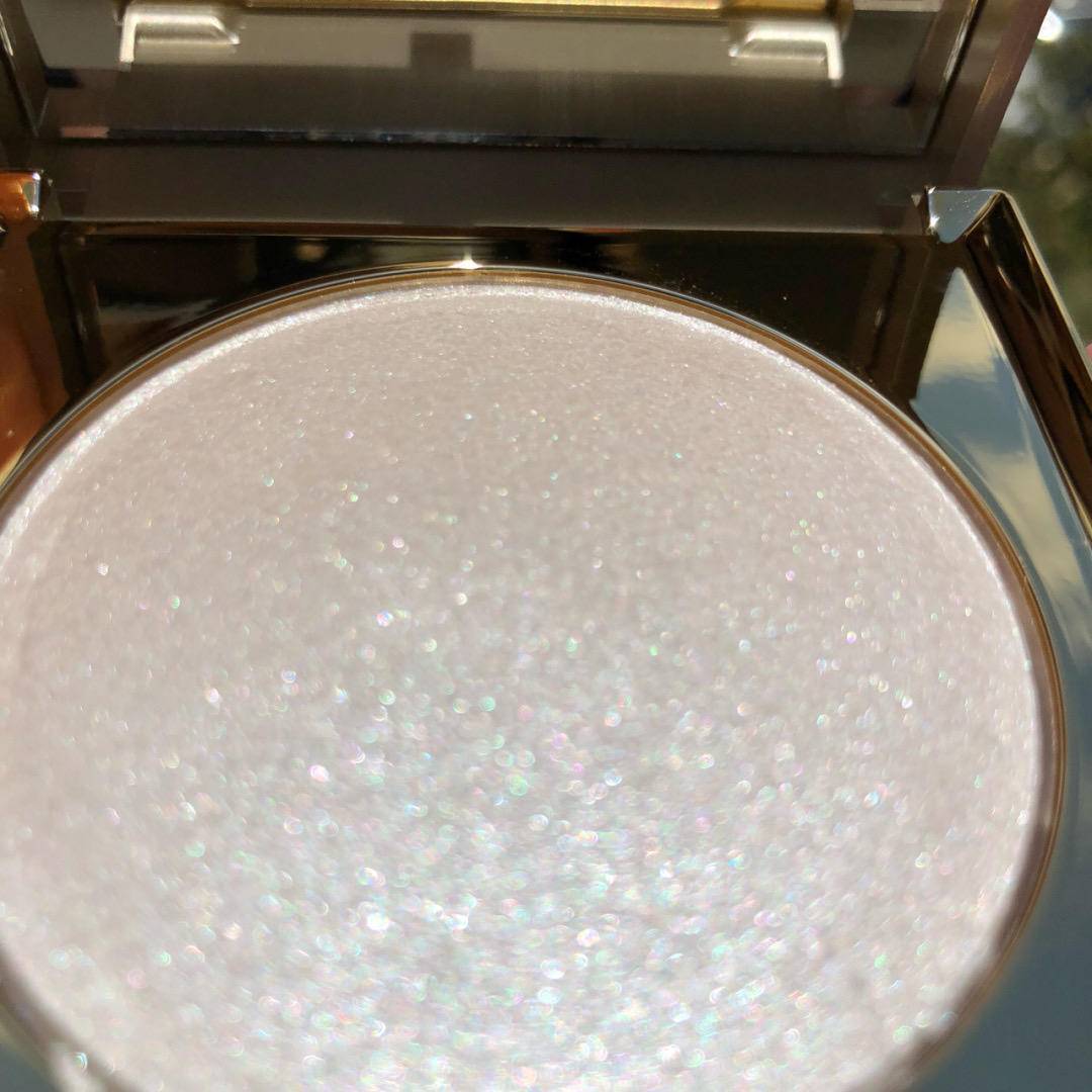 一面|高级感一扫就有，让你一面变立体脸的神器 —— 高光