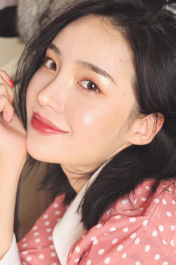 一面|高级感一扫就有，让你一面变立体脸的神器 —— 高光