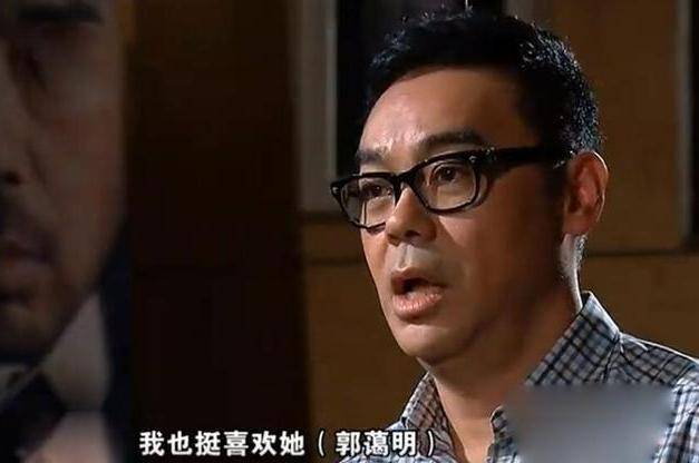 24岁艳压蔡少芬夺冠，下嫁刘青云22年无子女，她