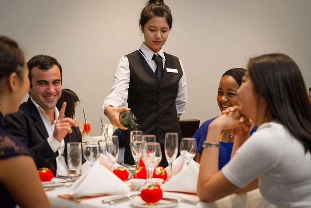 分数|不仅分数高，就业还很尴尬被“捧上天”的3个大学专业