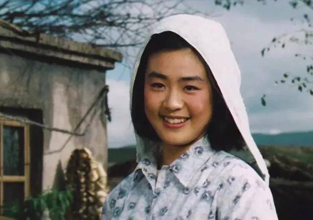 大二时因《牧马人》爆火,被嫉妒遭到校园霸凌的丛珊,后来怎样了